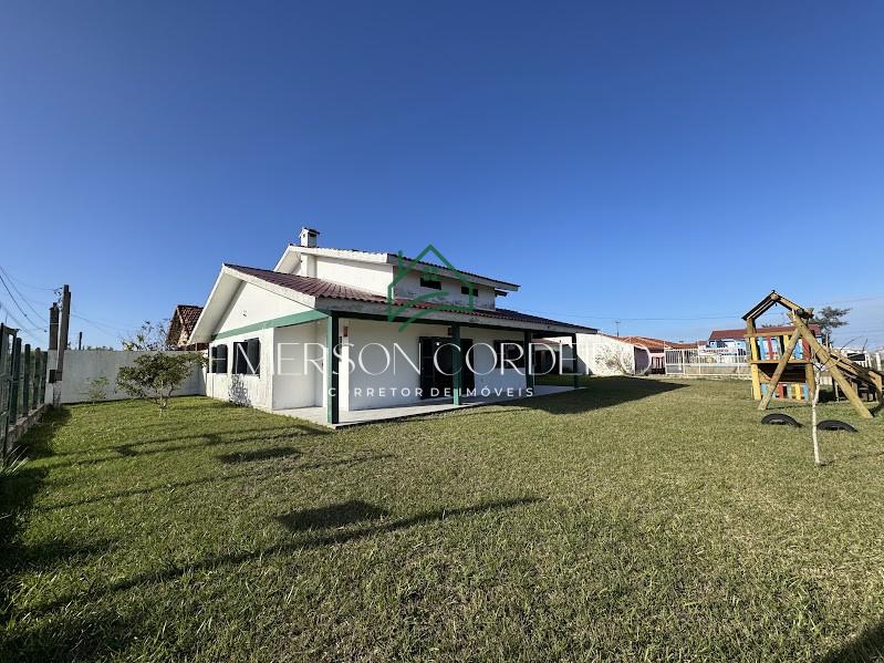 Casas 5 Quartos ou + para Venda, em Cidreira, bairro Centro, 7 dormitrios, 4 banheiros, 2 vagas
